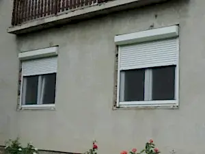 műanyag ablak redőnnyel
