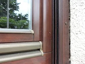 fa ablak alumínium redőnnyel