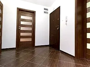 aranytölgy színű egyedi fa beltéri ajtók