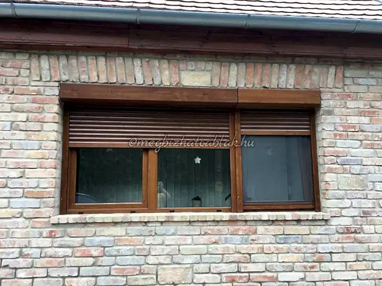 Aranytolgy-aluminium-redony-szunyoghaloval-kombinalva