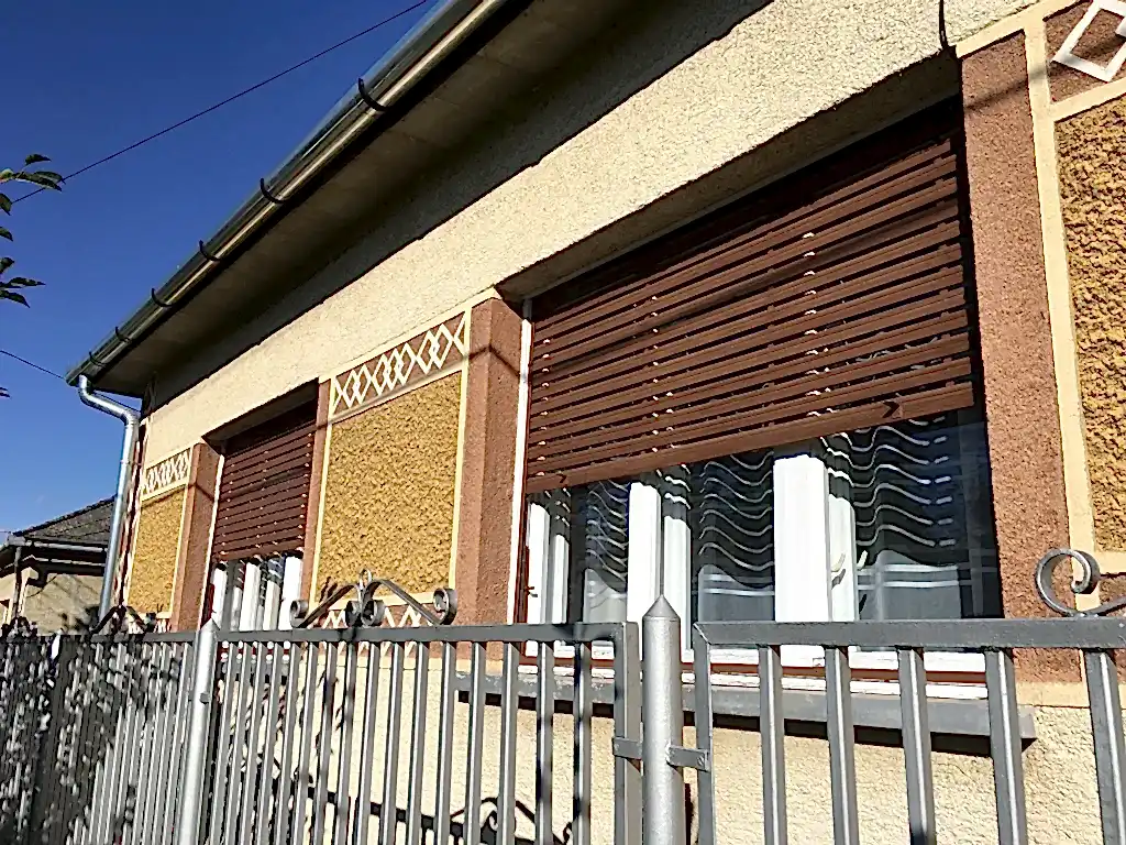 3-4 szárnyú fa ablak